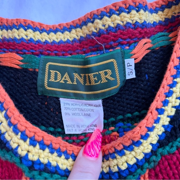 Vintage 90s Danier Textured Geometric Abstract Cropped Knit Sweater Small - Picture 3 of 4